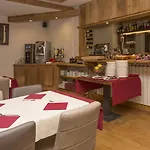 Hotel Clotes 3*