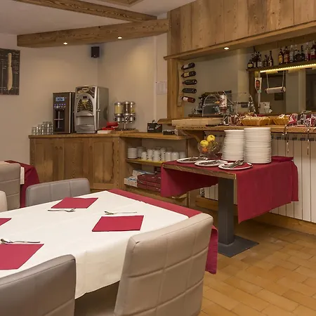 Hotel Clotes 3*